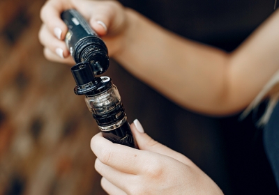 Регулираните електронни цигари са по-безопасни от обикновените